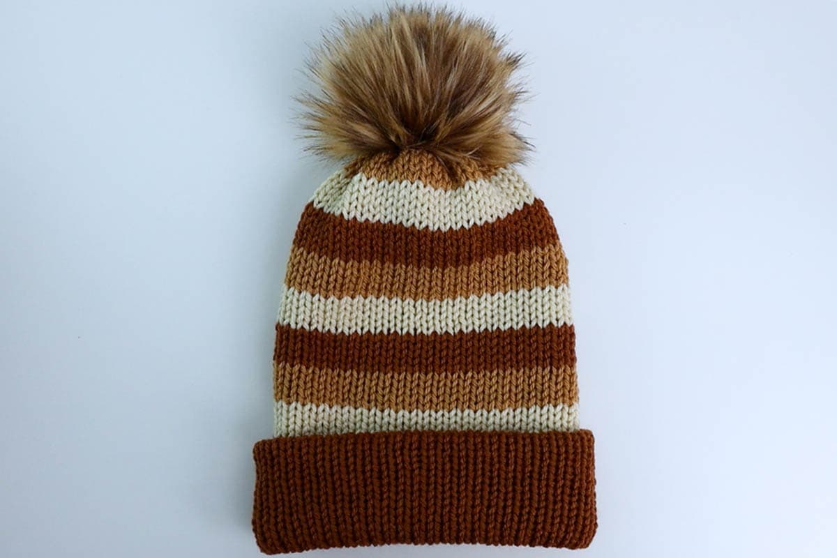 sentro knitting machine knitted beanie with pom pom